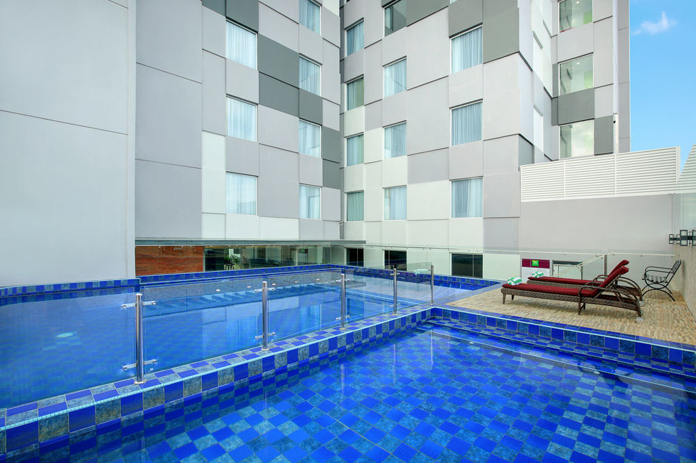 Hotel Zen Sam Ratulangi 2*