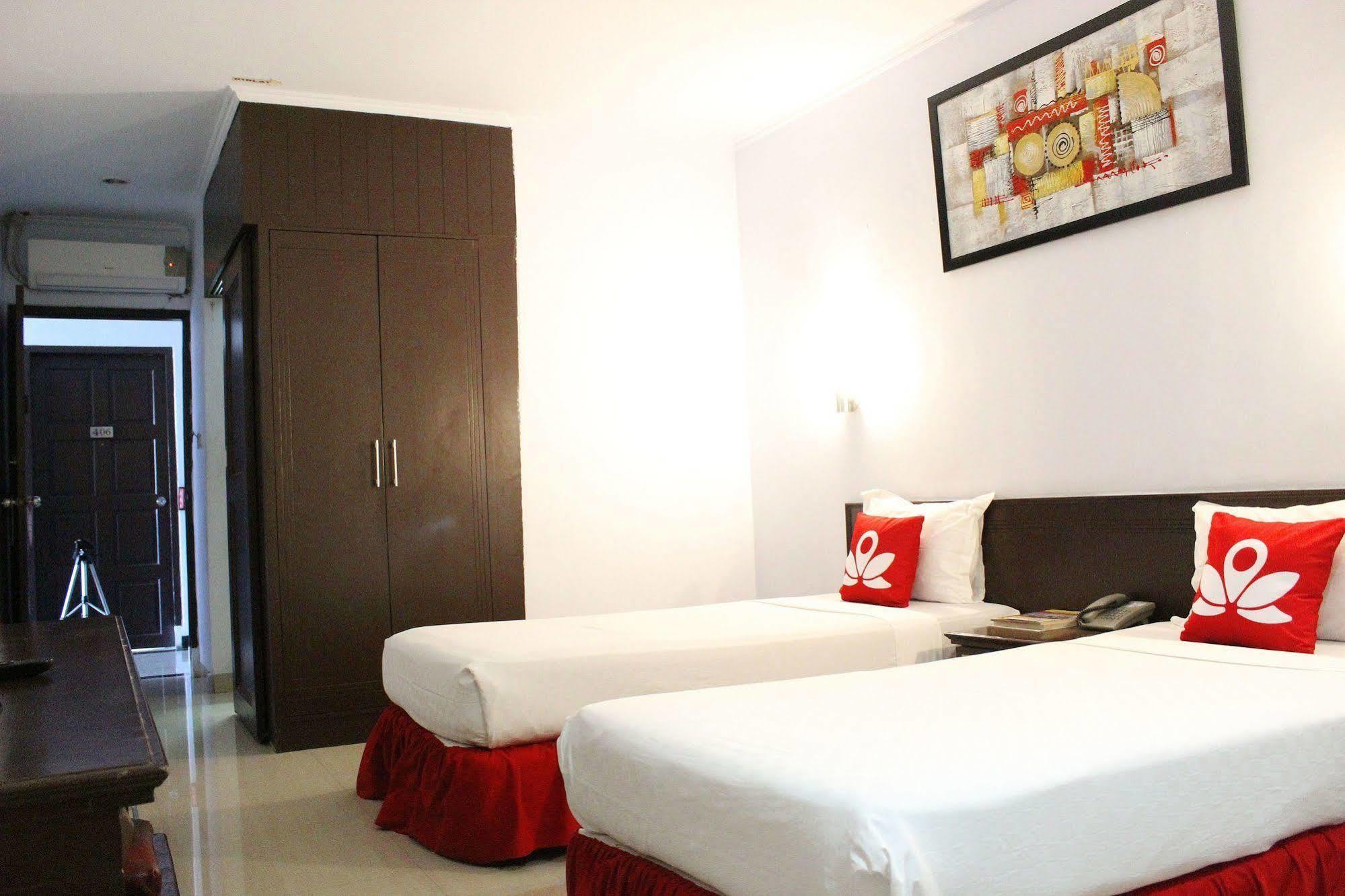 Hotel Zen Sam Ratulangi 2*