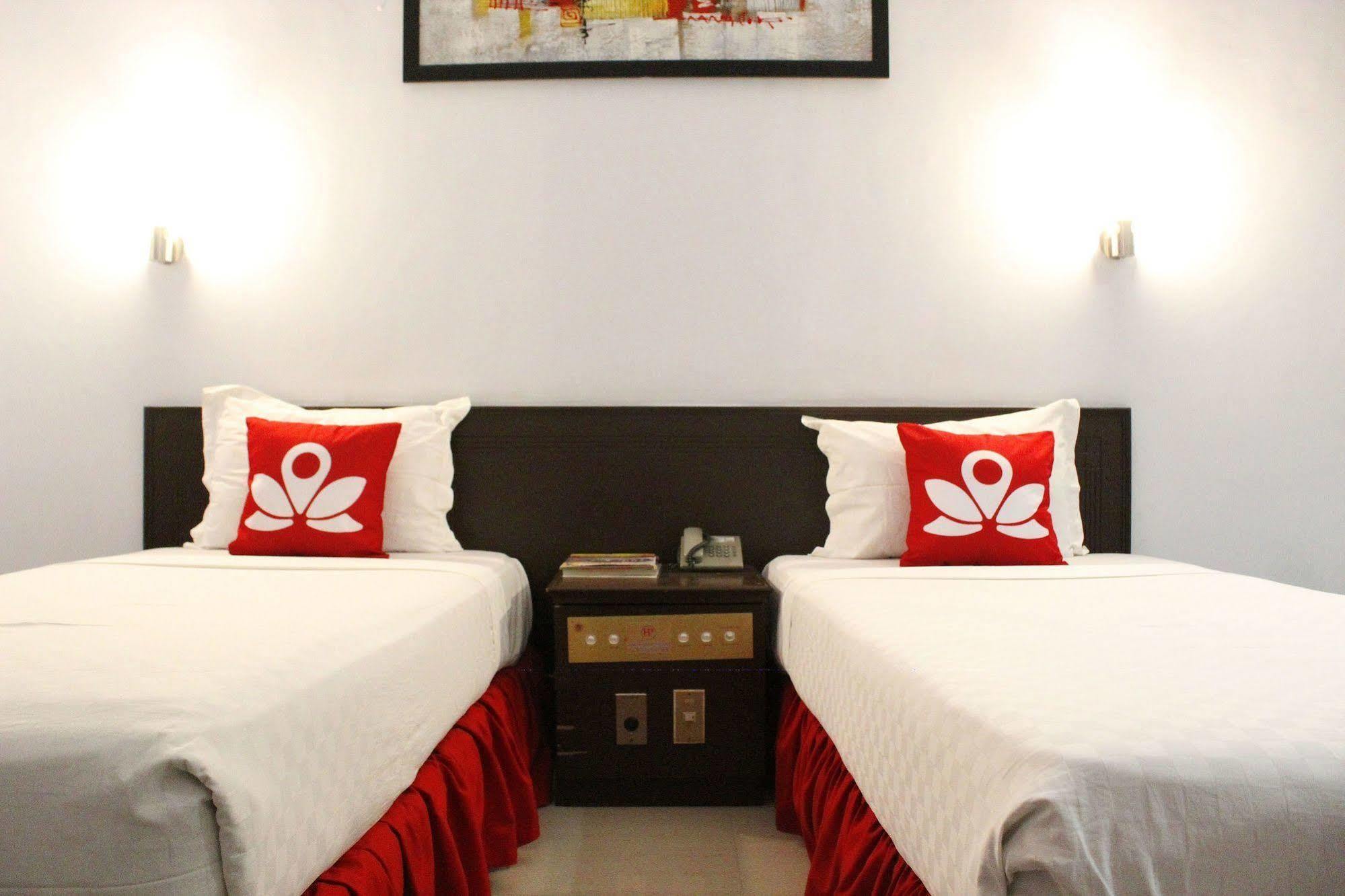 Zen Sam Ratulangi Hotel 2*